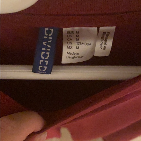 Divided red t shirt size medium - Picture 2 of 3